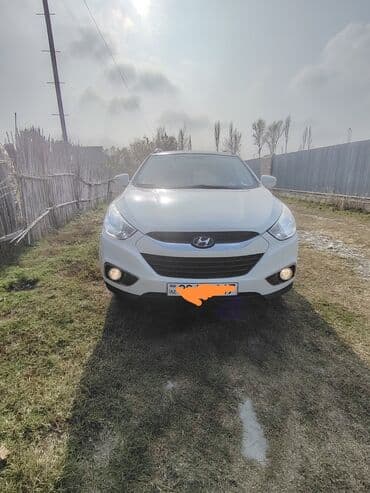 aqrar kend teserrufati texnika traktor satis bazari: Hyundai ix35, ağ rəngli krossover/SUV. Xarici: - Ağ kuzov, qara alt — 1