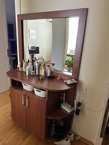 Geniş güzgülü konsol/komod - Material: tünd ağac rəngli laminat lalafo.az -da Geniş güzgülü konsol/komod - Material: tünd ağac rəngli laminat