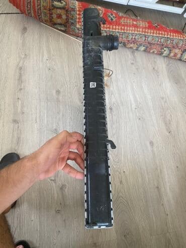 qazel radiator: BMW X5 E53 2001 il 3.0 motor Radiator yaxsi vezyetdedi, yoxlanilib — 3