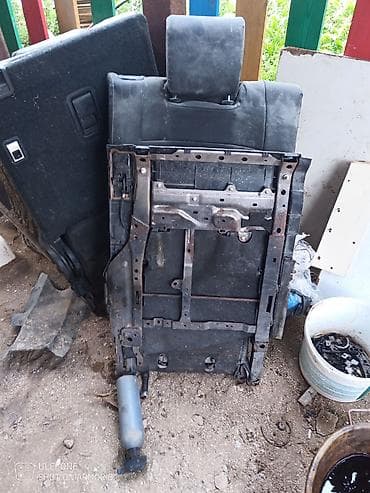 Avtomobil üçün arxa sıra tək oturacaq və baqaj döşəməsi hissəsi - Tək