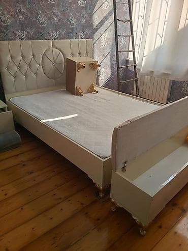 ramanı şuşa: Ağ rəngli klassik dəst – qonaq və yataq otağı üçün Tərkibi: - Vitrin — 5