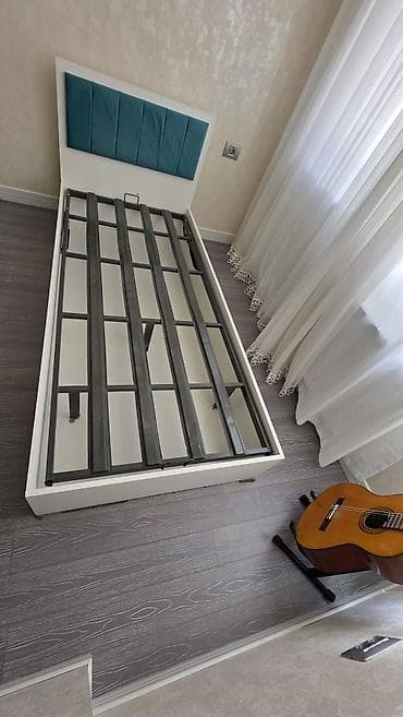 süni hasar: İşlənmiş, Təknəfərlik çarpayı, Bazasız, Matrassız, Siyirməsiz, Azərbaycan — 1