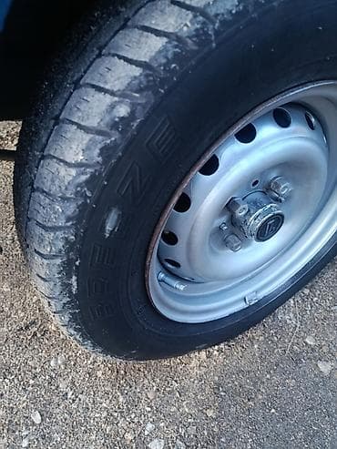 ВАЗ (ЛАДА): VAZ 2106, mavi rəng, 4 qapılı sedan. Xüsusiyyətlər: - Klassik — 5