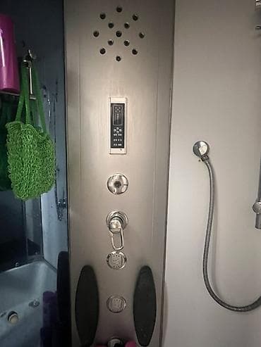 бак для душа: Кабинка с закрытым верхом, Угловая — 2