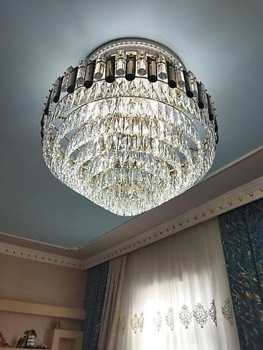 rum reqemli divar saatlari: Çılçıraq, 10 və daha çox lampa, Xrustal — 1