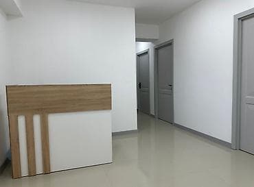 Hündürlüyü standart,uznlu 1,60m,eni 70sm, arxada şkaf, ması var