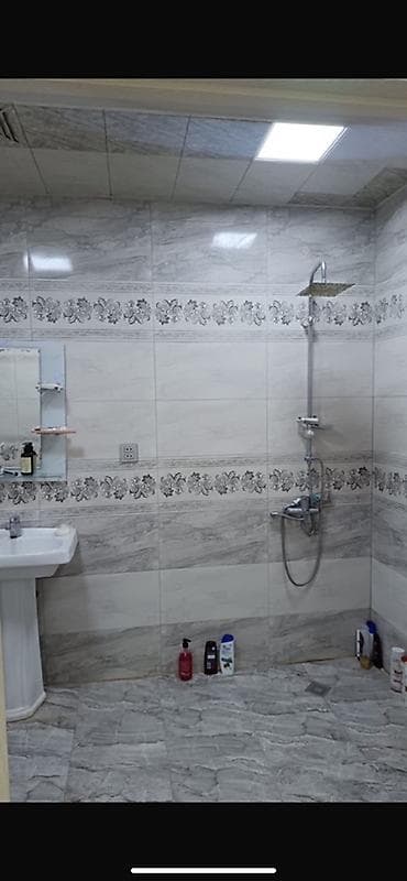 Daşınmaz əmlak: 3 otaqlı mənzil (studia üslubu) - 2 xanım axtarılır Aylıq 165 azn — 2