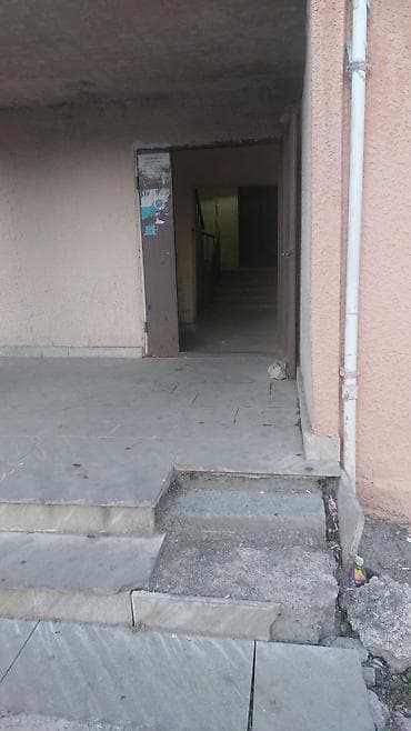 oguzda ev satilir: Bakı, Qaraçuxur qəs., 5 otaqlı, Köhnə tikili, m. Neftçilər, 76 kv. m — 8