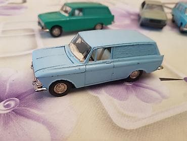 Kolleksiya üçün model avtomobillər dəsti - Miqyas: təxminən 1:43 - — 3