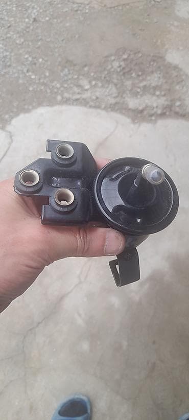 Yanacaq filteri satilir.Toyota Fortuner