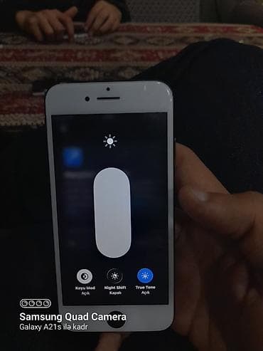 gence kamera: IPhone SE 2022, 64 GB, Qara, Qırıq, Barmaq izi, Simsiz şarj — 7