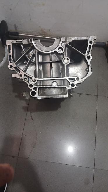 ucuz niva: Salam Blok satılır Tayota Kamry 2008 modelindi 2.4 matorun blokudu — 4