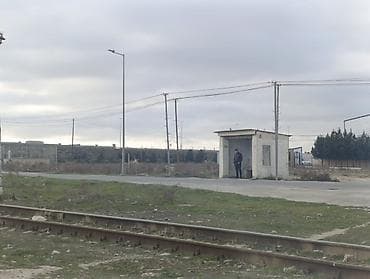 suraxanıda torpaq: 3 sot, Tikinti — 1