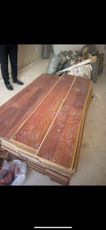 Məhsul: Taxta döşəmə panelləri (parket/laminat tipli) - Material