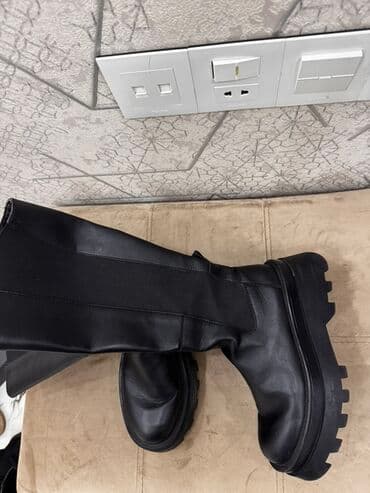 rezin çəkmələr: Qadın üçün qara dizə yaxın çəkmələr - Model: uzun şaftlı, yanları — 2