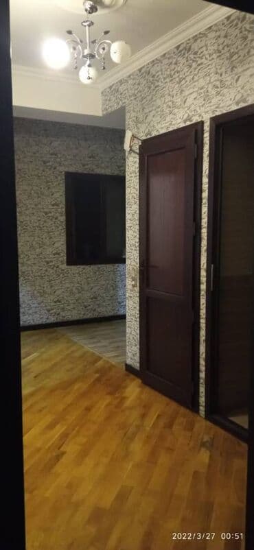 9 ci mikrorayon satilan evler: 3 otaqlı, Yeni tikili, 94 kv. m — 4