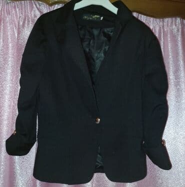 nostril qiymeti: İlk pencək 36 razmerdir Qiyməti 10 manat İkinci pencək 38 razmer — 2