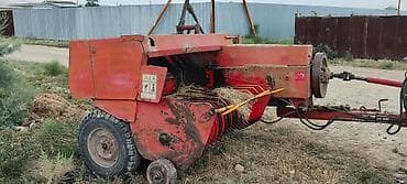belarus traktor: Mavi traktor + pres yığan qoşqu - Güclü təkərli traktor, kabinli, ön — 2