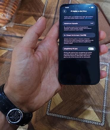 data modem sim card: IPhone 13, Qara — 2