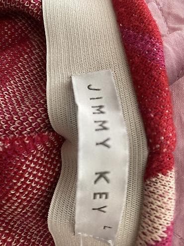 qizil uezuek type 1: Jimmy Key iki parçalı dəst – trikotaj jilet və ətək 3 defe geyinilib — 3