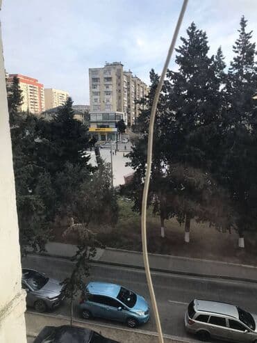 sabuncuda kirayə ev 200 azn: Xalqlar metrosuna yaxin Lacin ticarət mərkəzinə yaxin 5 mertebeli — 8