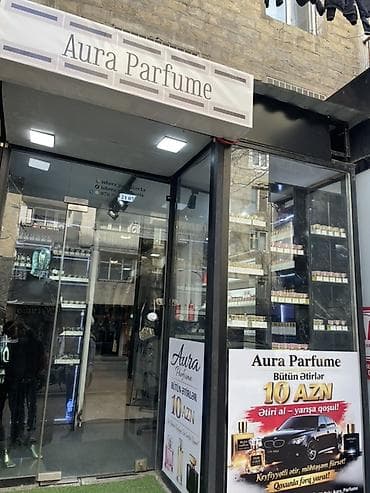 Satıcı xanım teleb olunur, güler üzlü ve reklamlara çekilen