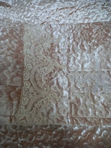 ev əşyaları ikinci el: Yataq üçün İşlənmiş Qaşlı rəng - Bej Yataq örtüyü, Pulsuz çatdırılma — 3