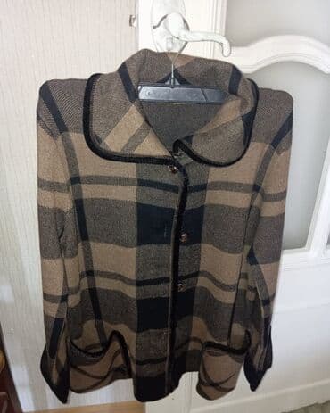 4xl nece razmerdi: . hec bir deefekti problemi yoxdur. Təp təzədir. Sadəcə evdə yer — 2