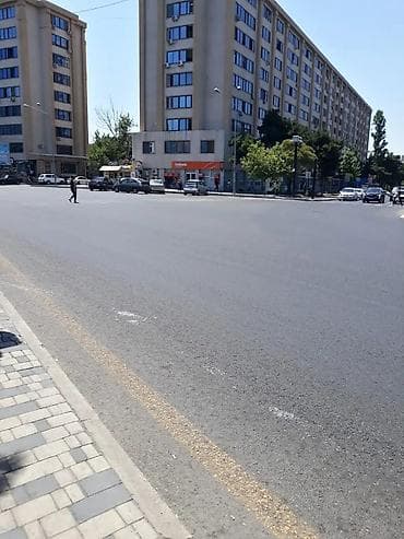 Ev uzunmuddetli verilir. Razinde Aygun Moll ile uz uze Unibankin