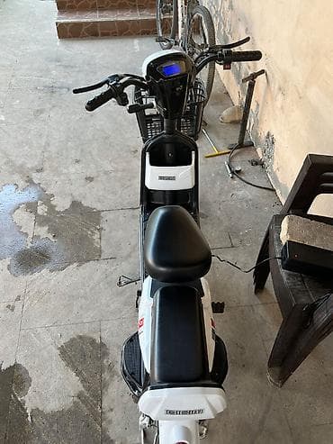 generator 8 kva: - Moped, 50 sm3, 2024 il, 51 km — 5