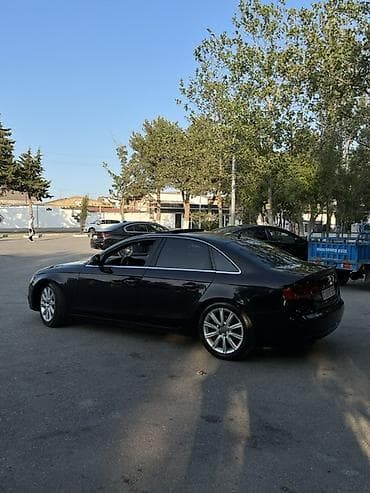 Audi: 🚘 TƏCİLİ SATILIR! Audi A4 — baxımlı və səliqəli vəziyyətdədir. Maşın — 4