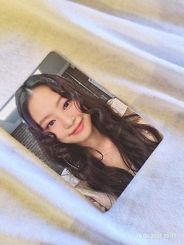 Jennie lomo kartı 🩷 - Rəsmi dizaynlı kolleksiya kartı - Ön tərəf lalafo.az -da Jennie lomo kartı 🩷 - Rəsmi dizaynlı kolleksiya kartı - Ön tərəf