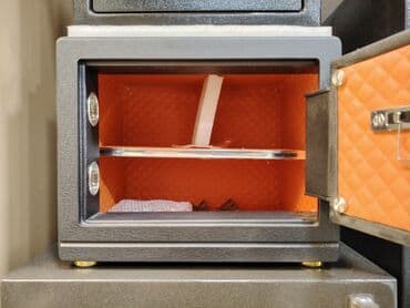 pul yığmaq üçün kassa: Hundurluk 30 Derinlik 30 Eni 38 Seyf iki acar və kodilə işləyir — 2