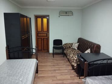 Otaqların günlük kirayəsi: Otaq yoldaşı qız axtarılır (1nəfər).Evdə hal hazırda 3 qalır. otaqda — 4