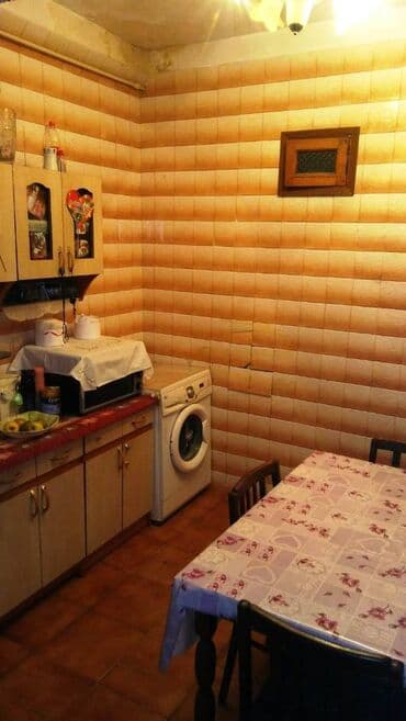 7 ci mikrorayon 1 otaqlı mənzil: Bakı, 3 otaqlı, Köhnə tikili, m. Əhmədli, 70 kv. m — 7