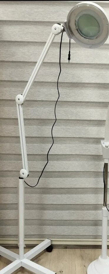 lupa lampa: Ağ rəngli böyüdücü lampa. Heç istifadə edilməyib — 1