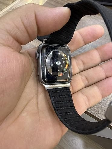 casio saatlar: Apple Watch Series 5 (44 mm) – qara rəng Xüsusiyyətlər: - Korpus — 3