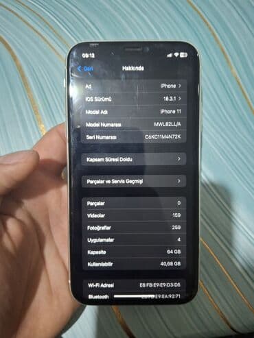 a 10 s: IPhone 11, Ağ, Face ID — 6