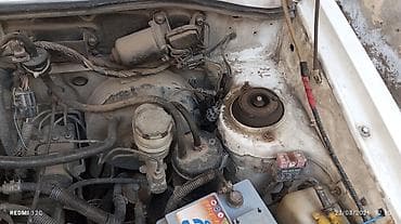 nardaran heyet evleri: Model: Iran Khodro Samand (sedan), ağ rəng Kuzov: 4 qapı, arxa işıqlar — 2