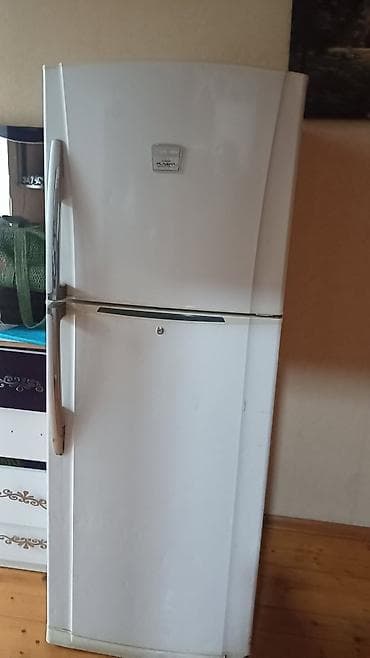 İki qapılı məişət soyuducusu - Üst hissədə ayrıca dondurucu bölmə