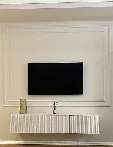 divar refleri: Düz TV altlığı, Polkalı — 2