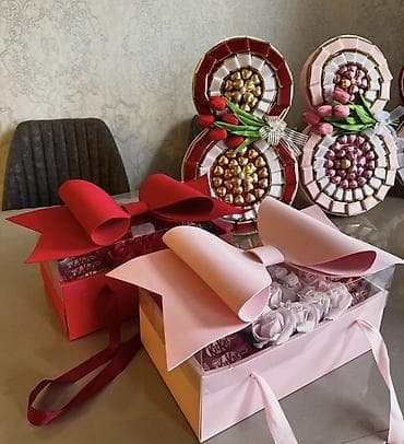 8 Mart üçün tematik şokolad hədiyyə kompozisiyaları - Rəqəm “8”