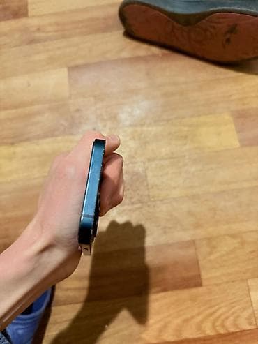 samsung s21 ikinci el: Salam telefonun kənarlarında cızığlar var başqa heç bir problemi yoxdu — 2