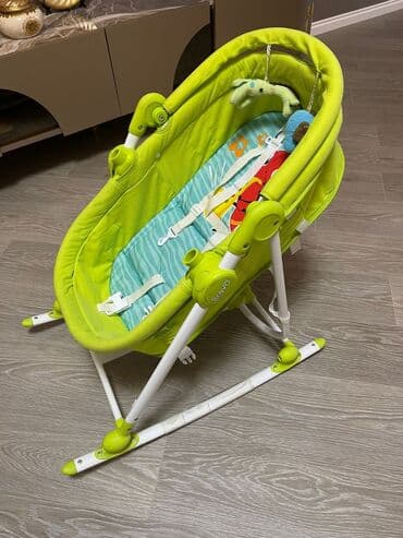 шезлонг детский: Uşaq beşiyi.200 aznden yuxari alinib.Ela veziyyetdedir. 3 cur olur.Hem — 3