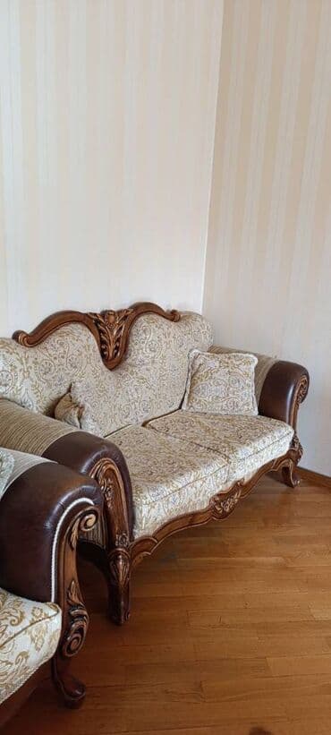 Döşəmə: Divan kreslo satılır. 2 divan+2 kreslo+1 jurnal masası=300 man 1 ədəd — 3