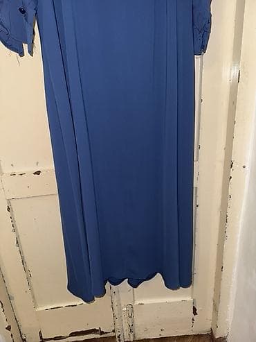 Qadın geyimləri: Mavi rəngli uzun don - Stil: Sadə və zərif, tamörtülü kəsim - Yaxa — 2