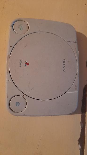 plastation pes: Sony PS one (SCPH-10x seriyası) kompakt oyun konsolu - Rəsmi PS one — 1