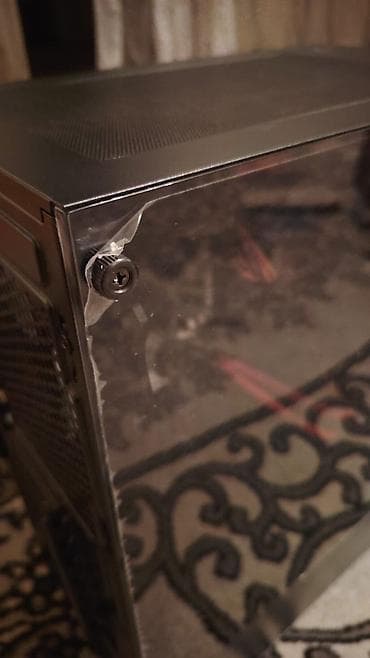 mini kompyuter: Kompyuter korpusu – şüşə ön panel və sürüşməz metal konstruksiya — 4