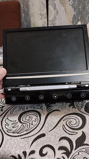 dvd ssd: Daşınan DVD pleyer – qatlanan ekranlı model Xüsusiyyətlər: - Daşınan — 2