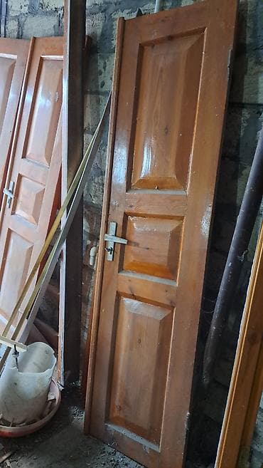 divar üçün işıq: Məhsul: Taxta otaq qapıları (bir neçə model) Təsvir: - Material — 2